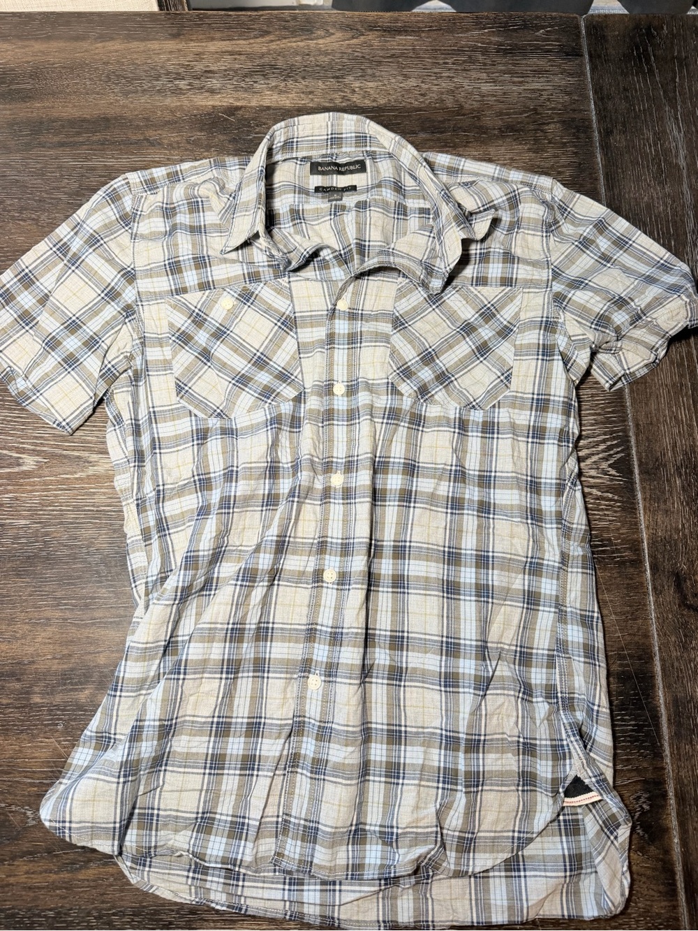 Men's Short Sleeve Plaid Button-Up Shirt in Beige and Blue Banana Republic